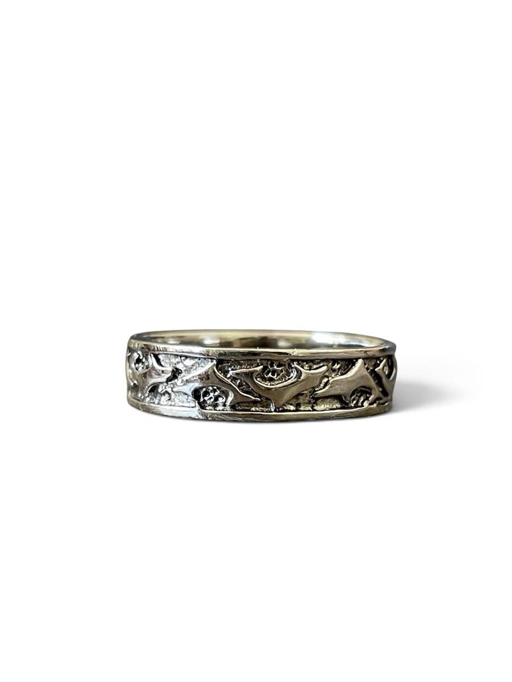 925 Sterling silver Dolphin Band! Us: 9 -10.5 “SILVER”
